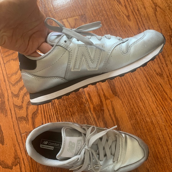 EUC NEW BALANCE 500 W 6.5 uk 4.5 eu 37 silver - Picture 3 of 8